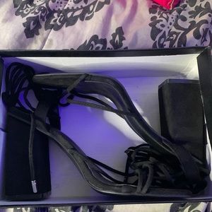 BLACK LACE UP CHUNKY HEELS